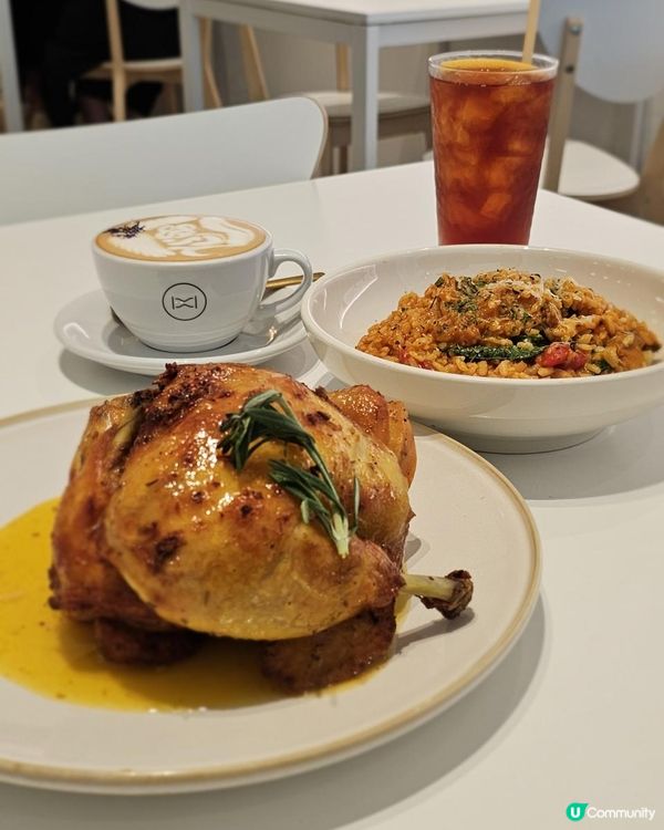 必試午餐的香草烤三黃雞