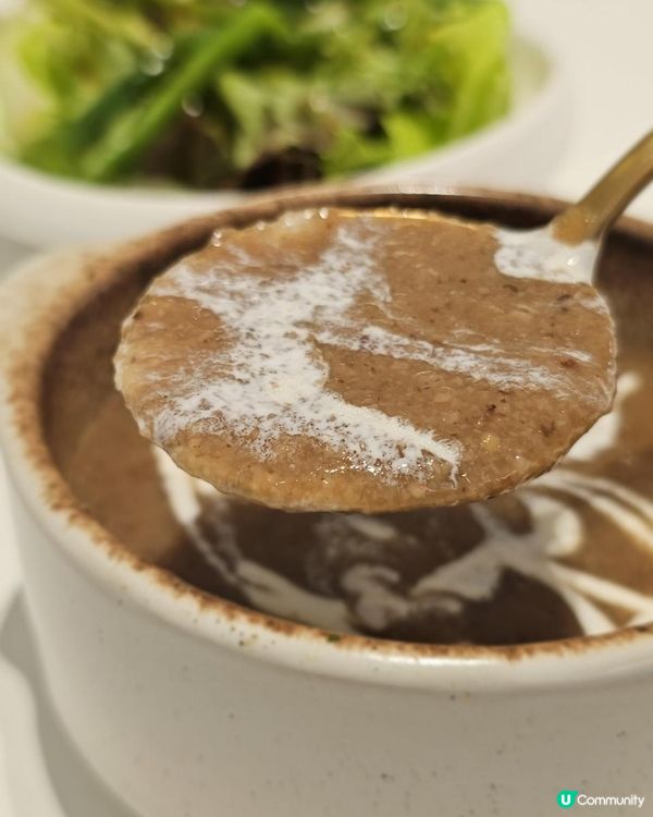 必試午餐的香草烤三黃雞