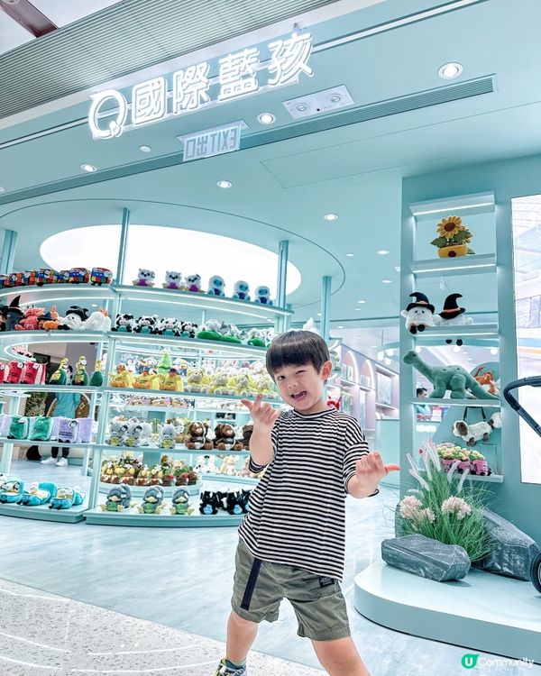 1.  銅鑼灣掃貨記！🤩 超大手袋打卡📸，母嬰店真係正！👶🏻