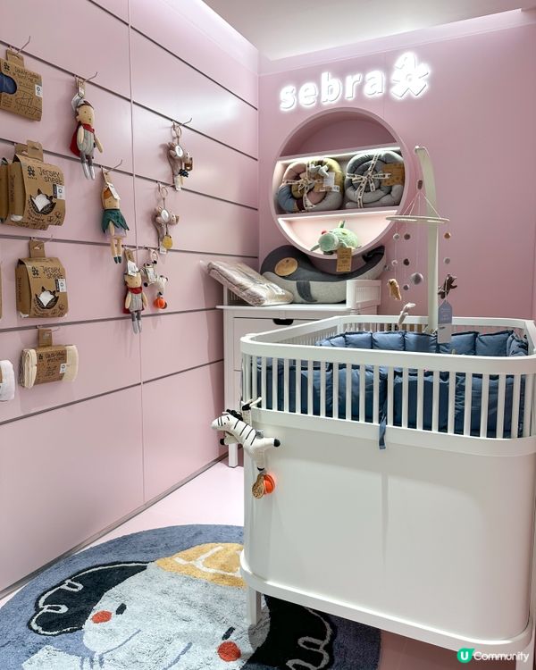 1.  銅鑼灣掃貨記！🤩 超大手袋打卡📸，母嬰店真係正！👶🏻