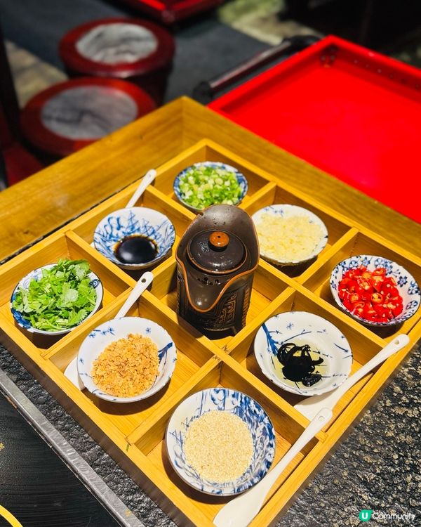 大滾友火鍋🍲！宮廷風裝修，花膠雞湯底正到爆！😋