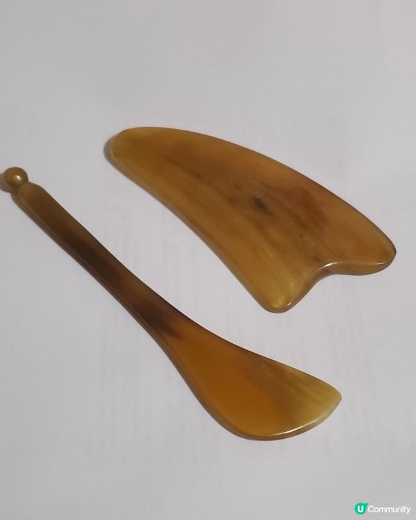 用嬌蘭蜂王乳精華，要加強吸收效果，可使用牛角製品作按摩