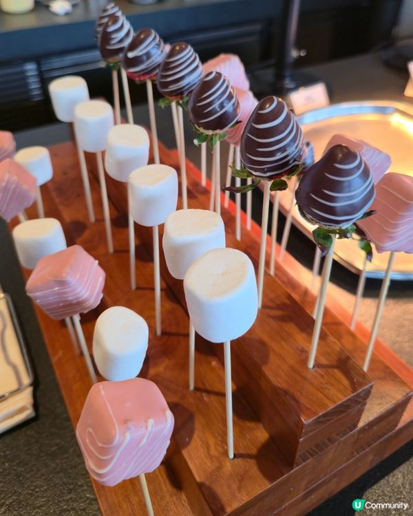 尖咀再臨閣自助餐，維港靚景任你睇！🤩