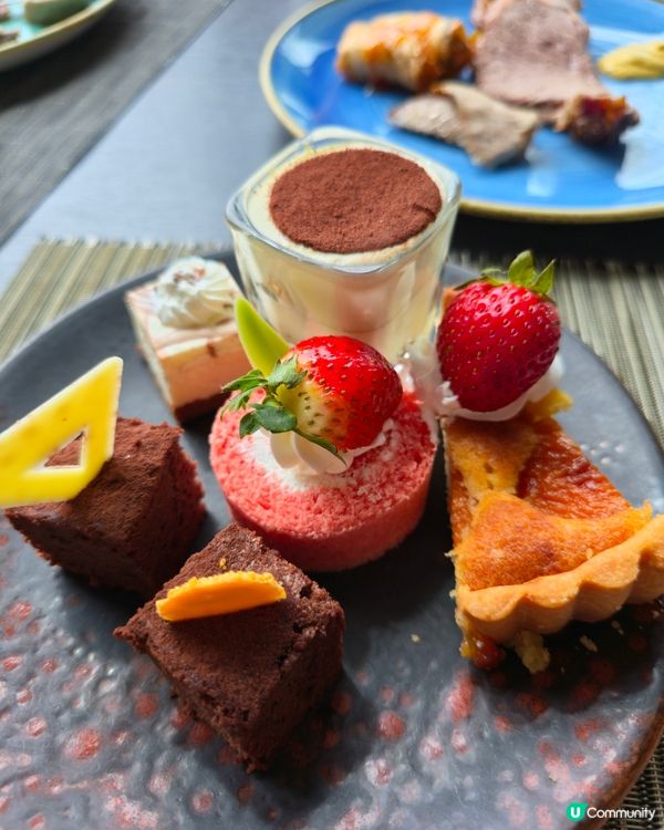 尖咀再臨閣自助餐，維港靚景任你睇！🤩