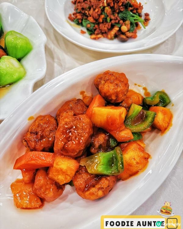 👽 食神大媽《尖沙咀｜有靚景睇嘅經典素菜餐廳》
