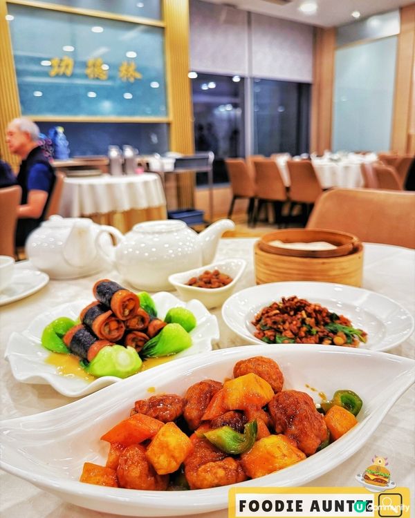 👽 食神大媽《尖沙咀｜有靚景睇嘅經典素菜餐廳》