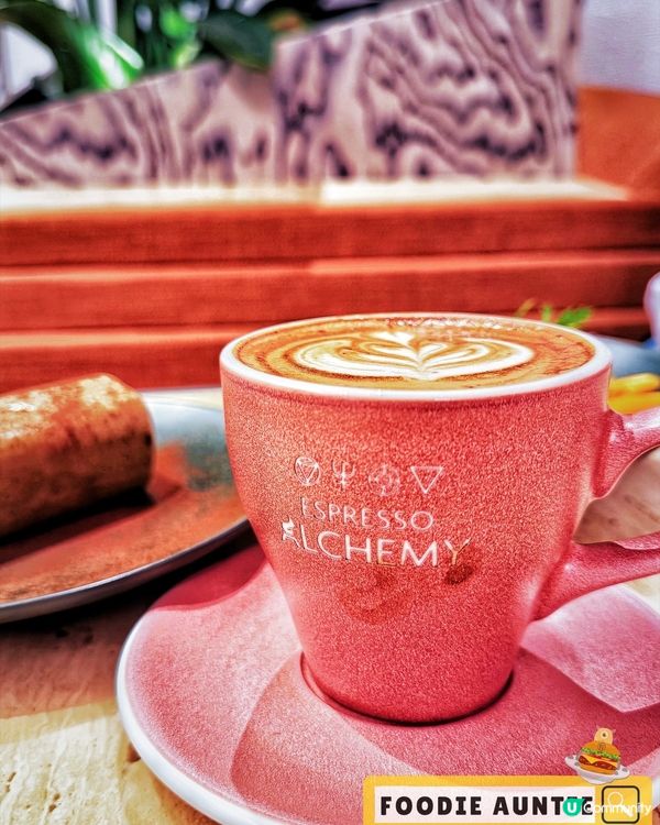 👽 食神大媽《尖沙咀｜搬咗新地址嘅好味咖啡店》