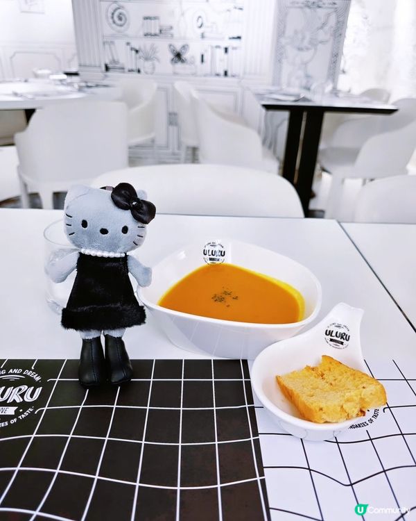 黑白打卡cafe📸！大澳蝦醬意粉勁惹味😋！