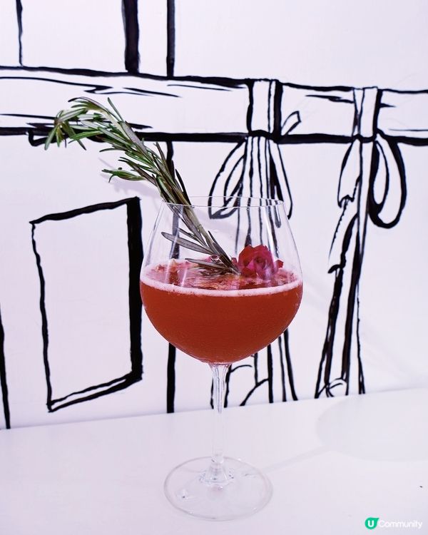 黑白打卡cafe📸！大澳蝦醬意粉勁惹味😋！