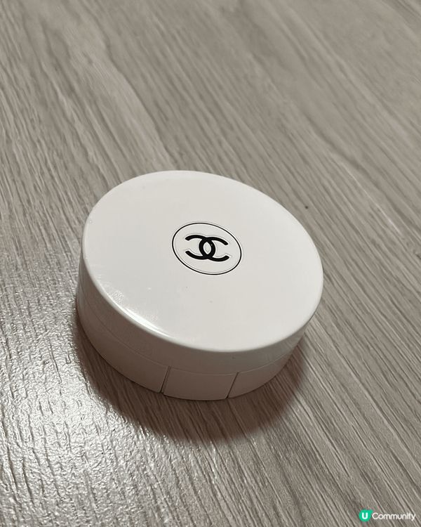 一直都有用開CHANEL嘅Cushion同埋粉餅，透氣無負擔...