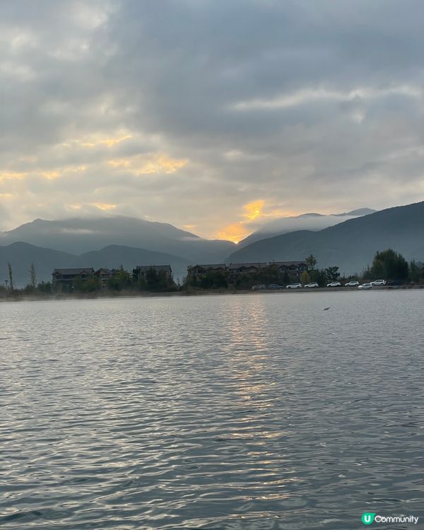 瀘沽湖晨霧仙境之旅 ☁️ 水性楊花超夢幻！🌸