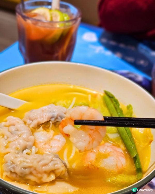 1.  譚仔新品！酸辣金湯米線🍜+雙打檸檬茶🧋！😋