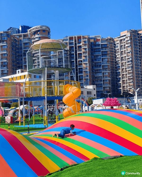 「彩虹星球遊樂園」設有多項有趣設施，而超長彩虹滑道是我特別想...