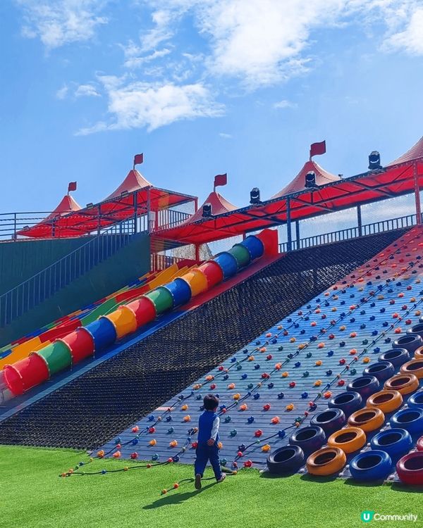「彩虹星球遊樂園」設有多項有趣設施，而超長彩虹滑道是我特別想...