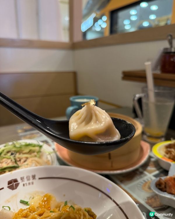 蟹季開餐！🦀 金箔小籠包爆汁🤤