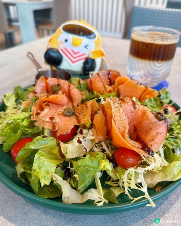 落地玻璃🏙️！高挑空間感十足嘅餐廳🤤！食到停唔到口😋