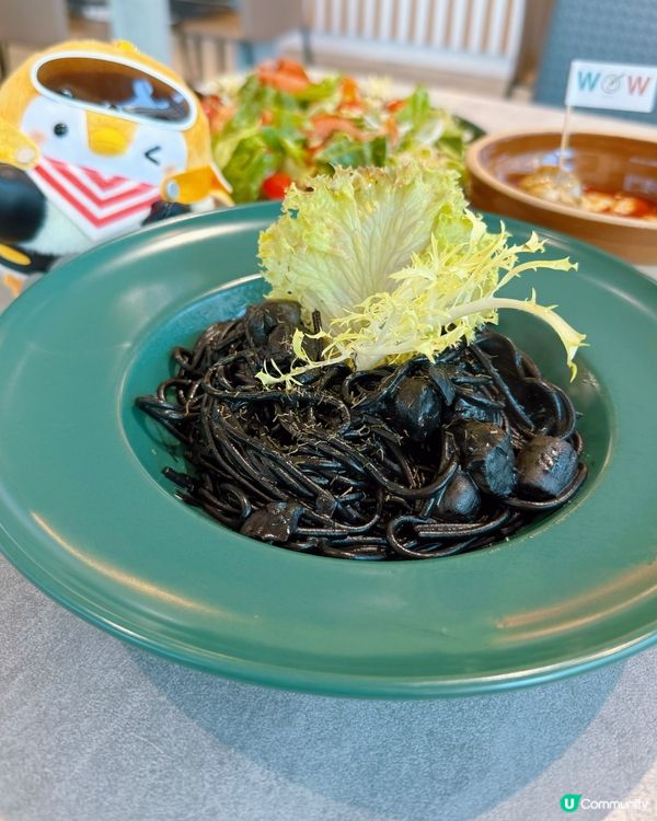 落地玻璃🏙️！高挑空間感十足嘅餐廳🤤！食到停唔到口😋