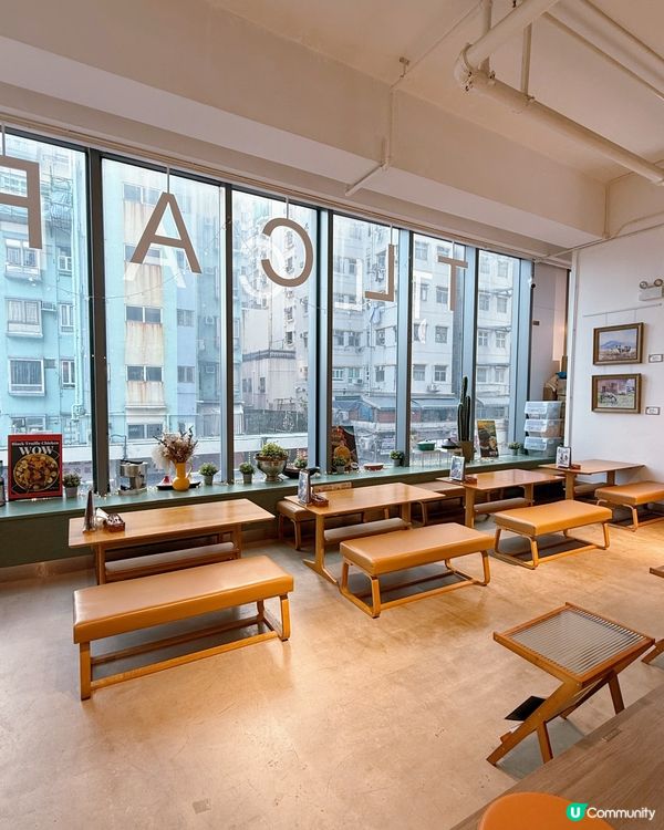 落地玻璃🏙️！高挑空間感十足嘅餐廳🤤！食到停唔到口😋