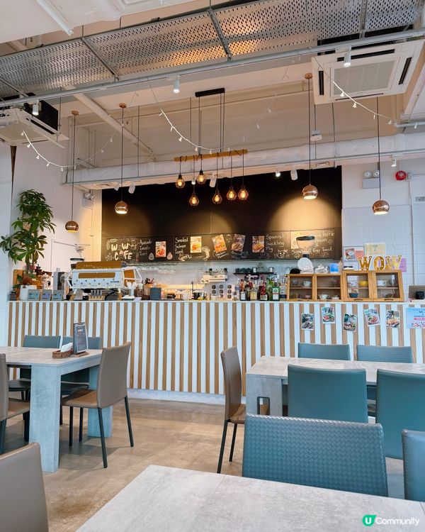 落地玻璃🏙️！高挑空間感十足嘅餐廳🤤！食到停唔到口😋