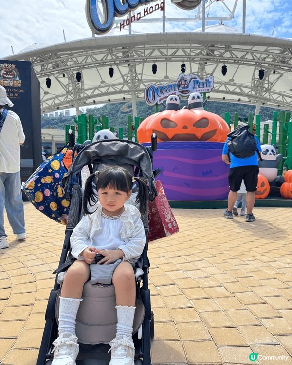 20251026 啱啱同埋小朋友一家三口去海洋公園萬聖節玩，...