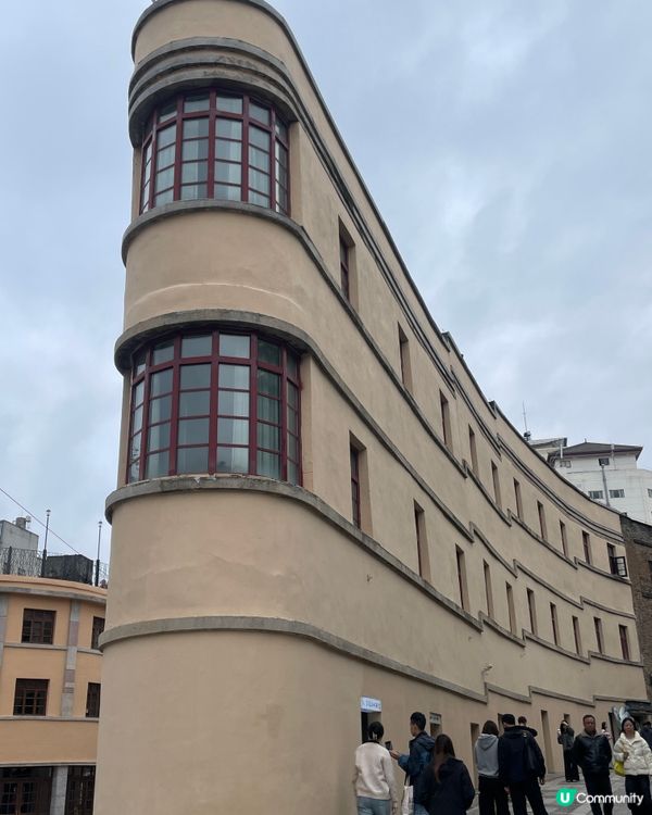 昆明老街嘆茶🍵，酒杯樓下聽風！🌬️