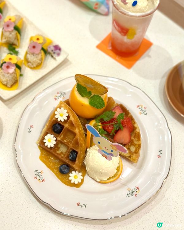 Usahana x Terrace in seaside!