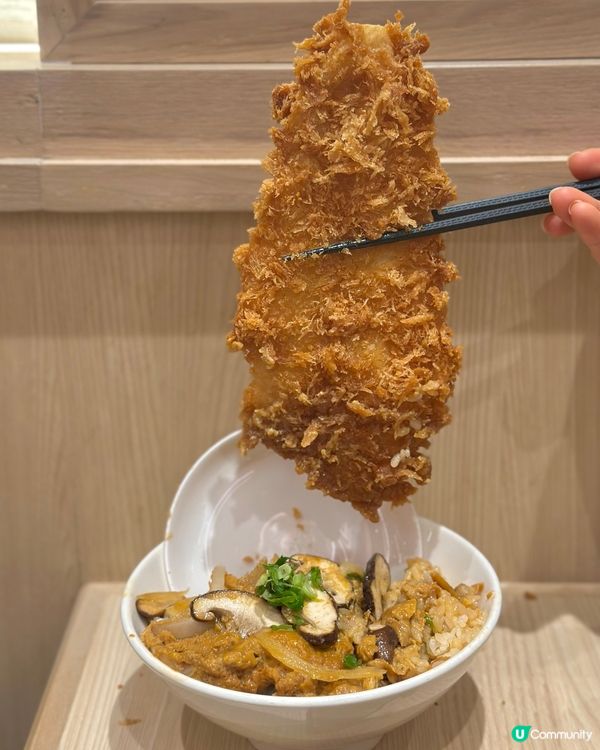 鑽石山！超巨型吉列魚柳滑蛋丼！