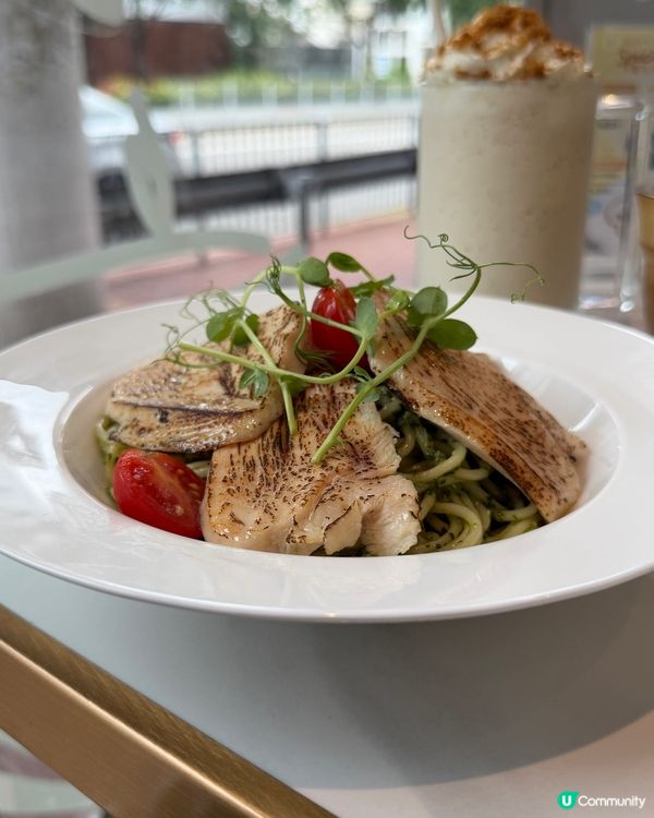 漫畫公仔進駐！落地玻璃精品咖啡店☕️😋