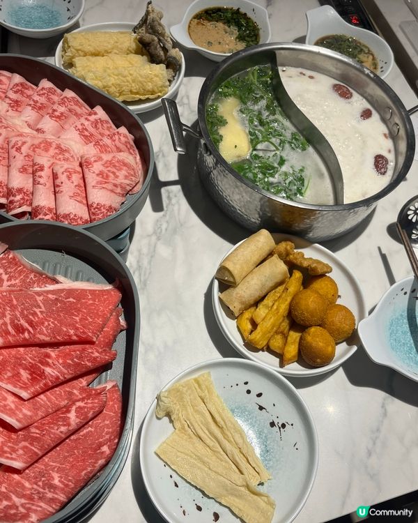 簡約台式火鍋！木系裝潢超Chill 🌿😋