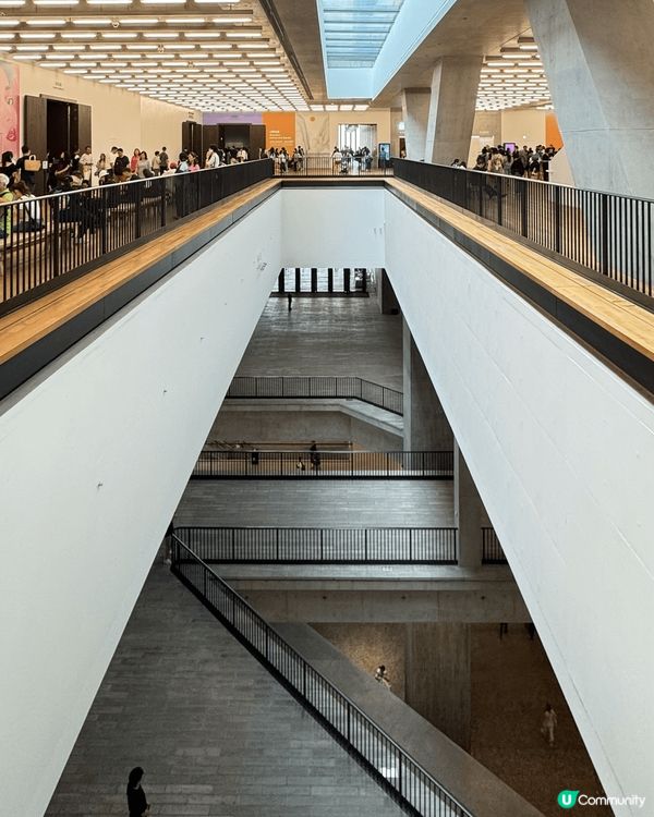 西九文化區的M+博物館，展示了館內現代感十足的建築設計。多層...