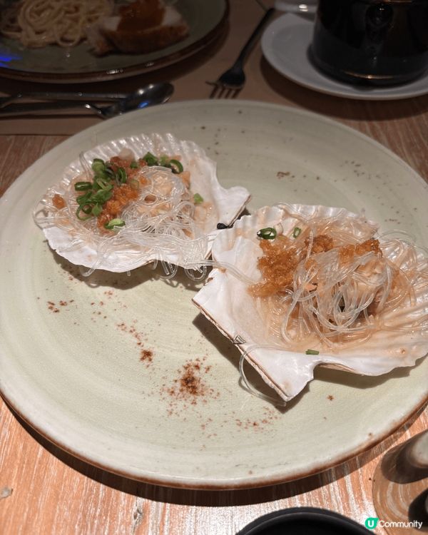 柏寧酒店的自助晚餐，食品林廊滿目，蟹🦀都很新鮮多膏，芝士蟹皇...