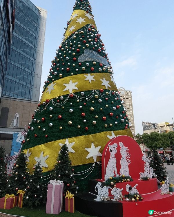 台灣高雄漢神巨蛋，是遊客去高雄旅遊必到景點之一，商場近巨蛋捷...