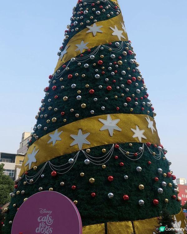 台灣高雄漢神巨蛋，是遊客去高雄旅遊必到景點之一，商場近巨蛋捷...