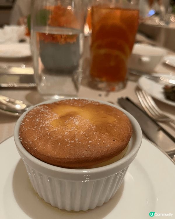 半島酒店酒露台餐廳品嚐自助晚餐,不能服務或食物質素高質素有水...