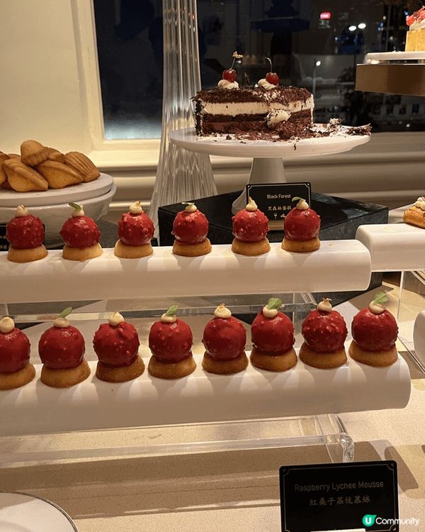 半島酒店酒露台餐廳品嚐自助晚餐,不能服務或食物質素高質素有水...