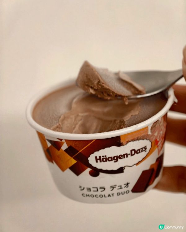 日本版 Häagen-Dazs 酥脆朱古力外殼，包裹著冰涼醒...