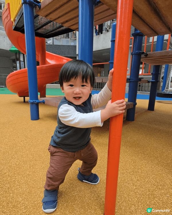 Bb 日常生活照，平時木鍾意落公園玩和好為食好鍾意食野
