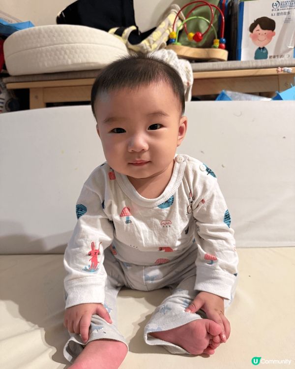 三歲家姐與七個月細佬日常糖黐豆，家姐最愛扮細佬，細佬最愛跟家...