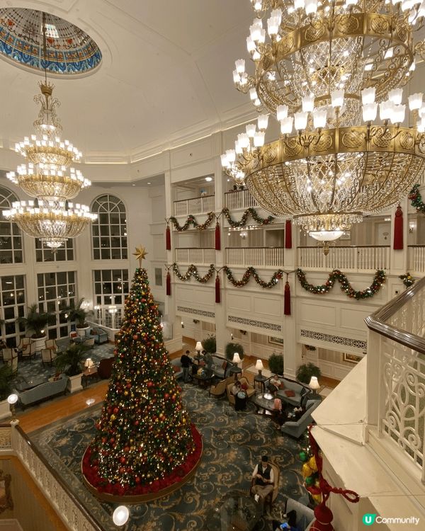 聖誕去迪士尼同酒店，聖誕氣氛超濃厚又浪漫，無論同屋企人、朋友...