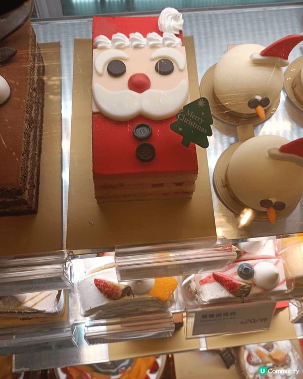 蛋包飯，蛋夠滑，豬扒夠嫩肉。牛角包夠脆，新鮮生果配粟米吞拿魚...