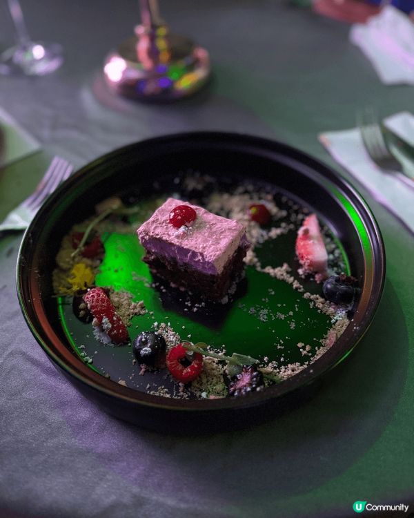 聖誕鍾意揾有節日氣氛嘅餐廳食大餐，同家人、朋友、另一半歡度佳...