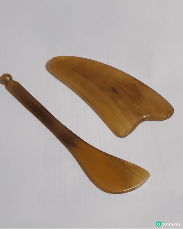 轉季用嬌蘭蜂王乳平衡油精華，要加強吸收效果，可使用牛角製品作...