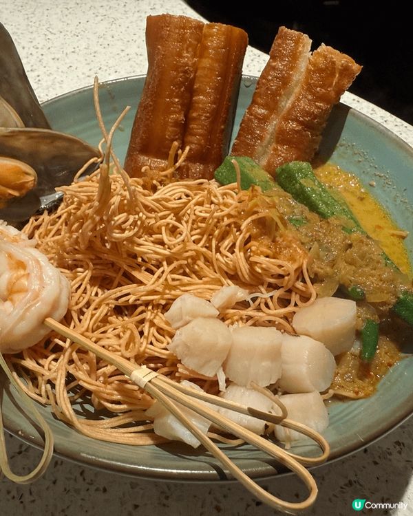 尖沙咀海城麻吉哩厚，新派台灣料理香蕉班戟非常好味，草莓沙冰芝...