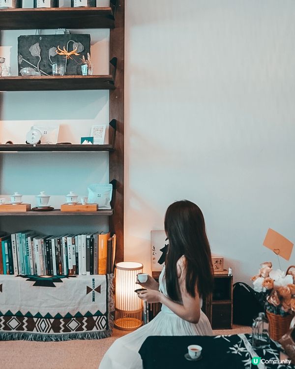 圖片在介紹茶產品，展現其美感，讓人感受到品茶的詩意，並促使人...