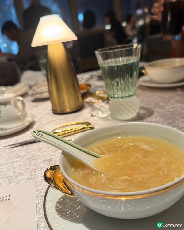 親眼睇！落地玻璃窗前享受蟹宴美景，打卡無敵靚！