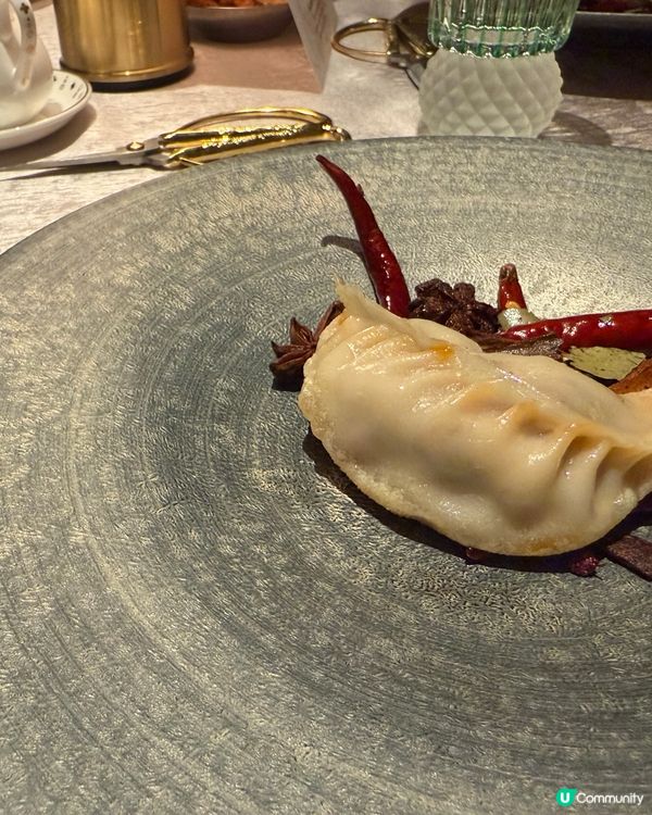 親眼睇！落地玻璃窗前享受蟹宴美景，打卡無敵靚！