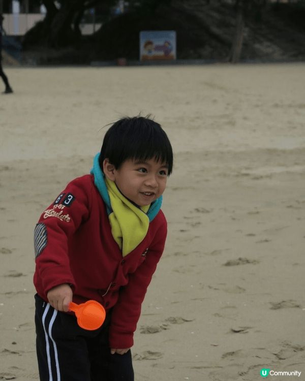 近排天氣清涼,帶咗小朋友去打籃球!小朋友奔跑跳躍,投籃入框時...