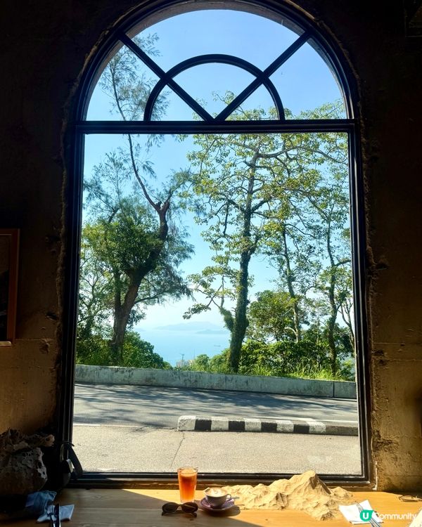 為了這扇窗，值得來山頂一趟