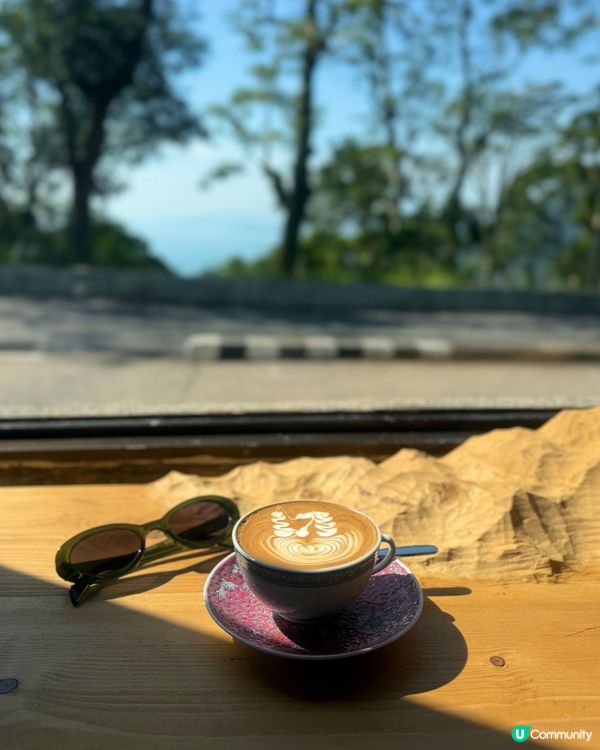 為了這扇窗，值得來山頂一趟