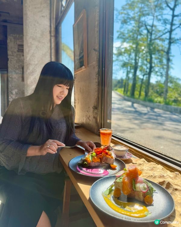 為了這扇窗，值得來山頂一趟